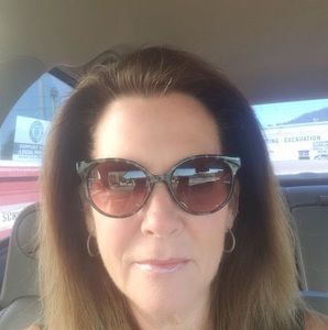 Meet your Posher, Linda